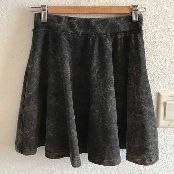 Topshop Dresses & Skirts - TOPSHOP Skater Skirt