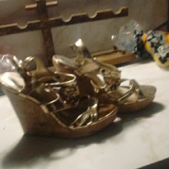 Heels - Picture 2 of 2