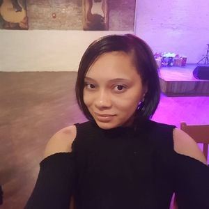 Meet your Posher, Crystal