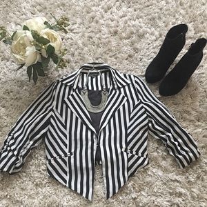 Cropped Blazer