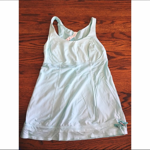 AQUA LULULEMON TANK!