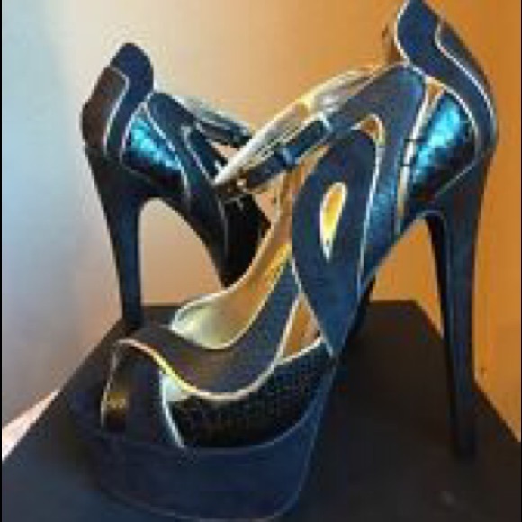 NIB Bebe Clarissa Peep Toe Pumps - Picture 4 of 5