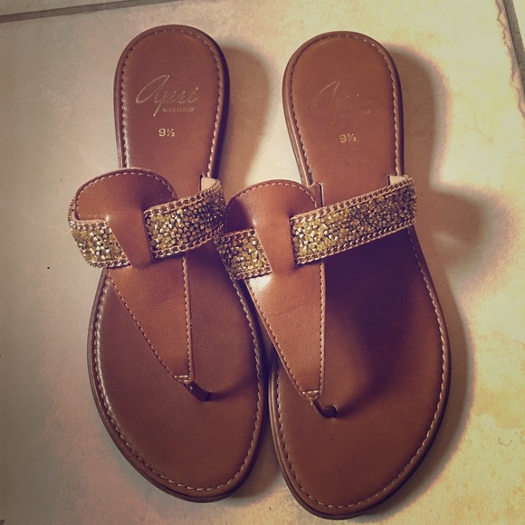 Shoes - Tan with gold sequens sandals