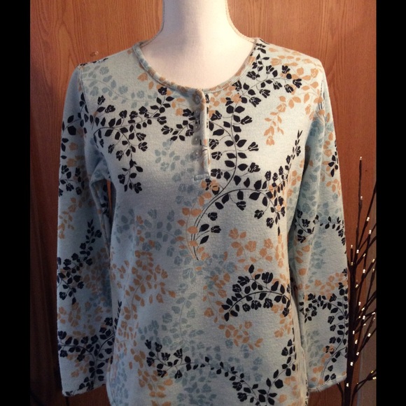 Classic Element Tops - Blue flowered long sleeved top size medium