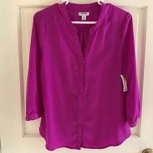 Quarter sleeve button down blouse size extra small