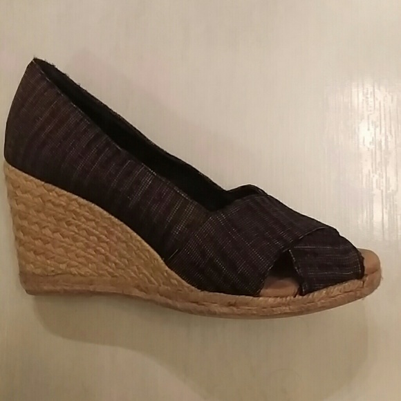 Shoes - Picture 2 of 2