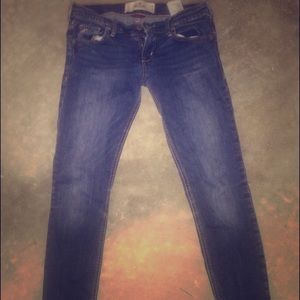 🎉🎉 LAST CHANCE Hollister skinny jeans🎉🎉