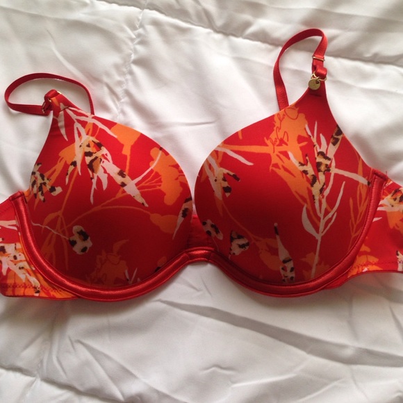 ✨LIMITED TIME! VS Push up Bra