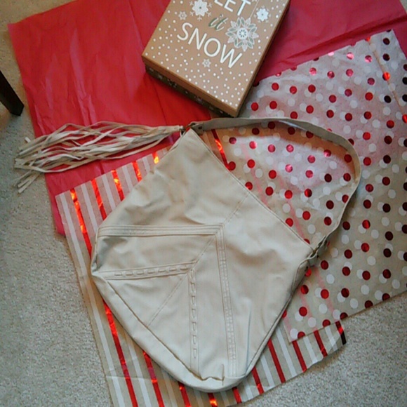 3 for $10/Beige hobo bag with fringe - Picture 1 of 3