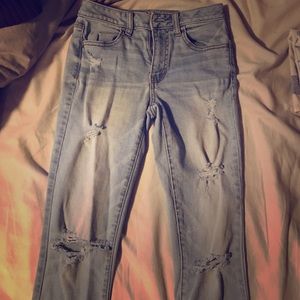 Ripped light skinny jeans