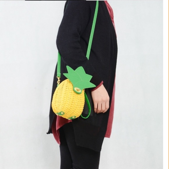 ❌SOLD❌Pineapple 🍍 clutch handbag - Picture 3 of 6