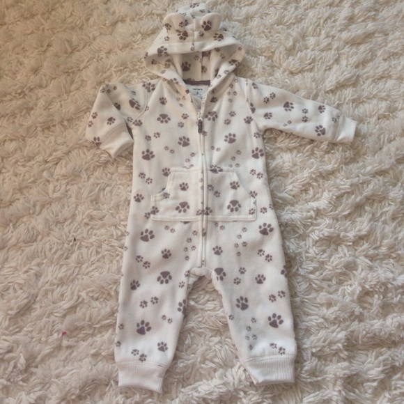 🐾Carters Warm Fleece Paw print Onesie! 🐶