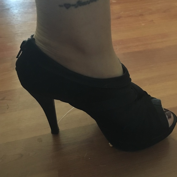 Maurice's black heels - Picture 3 of 3