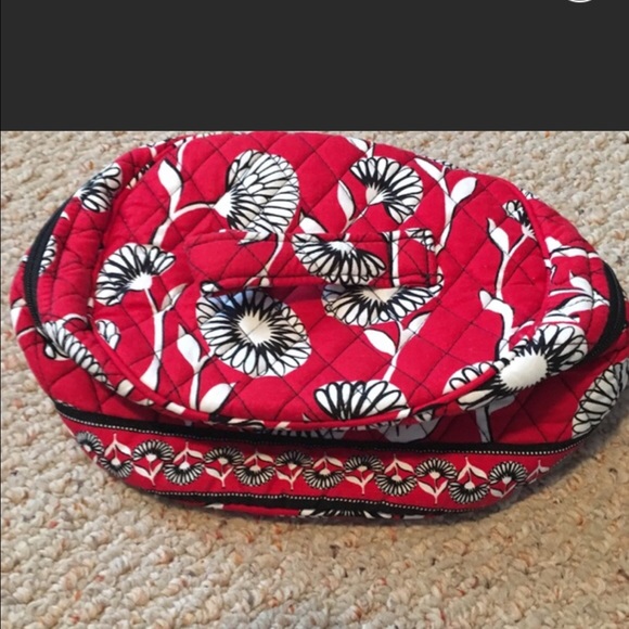 Handbags - 🎀 Vera Bradley Pouch. 🎀