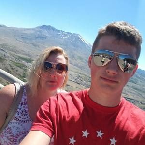 Meet your Posher, Chase