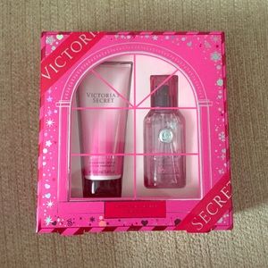 NEW Victoria's Secret Bombshell Body Mist+Lotion