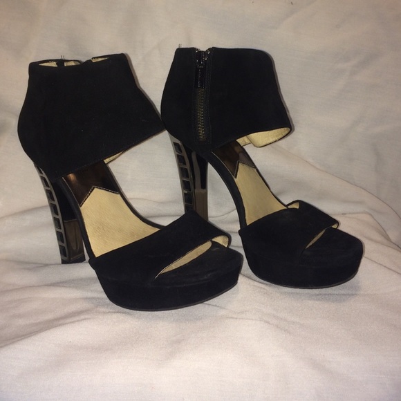 Beautiful AND Comfortable MK 👠