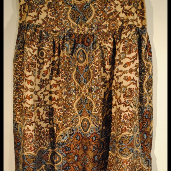 Pleated skirt with Royal Print