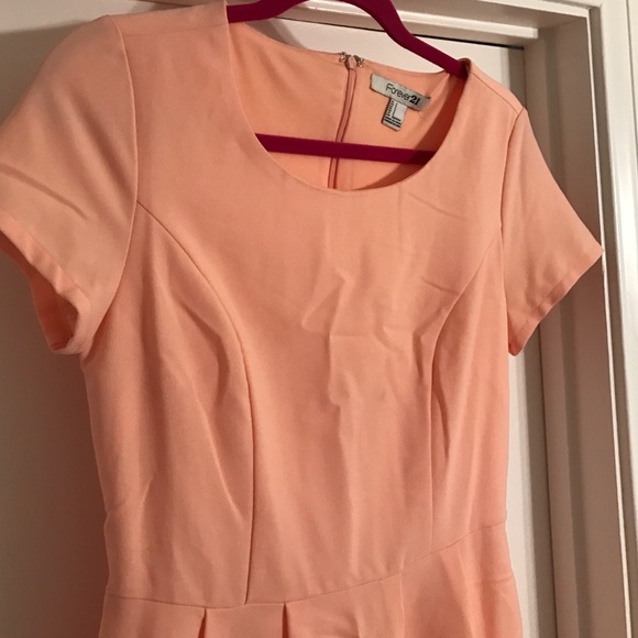 Dress - Picture 2 of 4