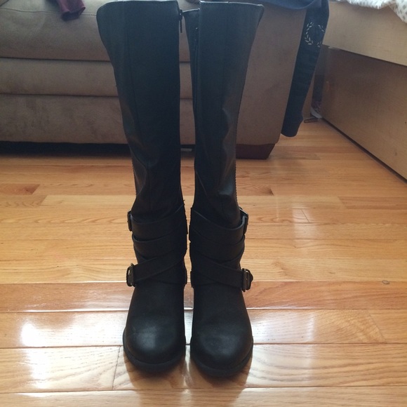 Black Buckle Boots - Picture 2 of 4