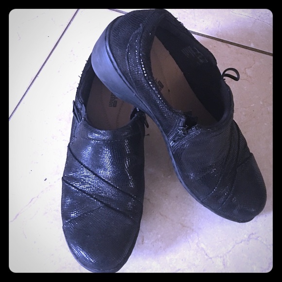 Clarks soft cushion black shoes