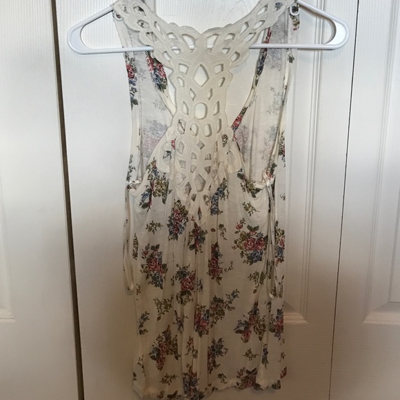 Floral Tank - Picture 3 of 4