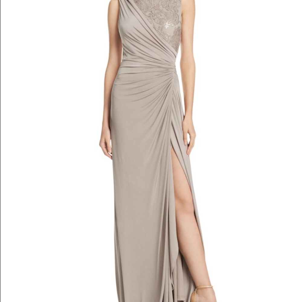 Gorgeous Adrianna Papell Gown