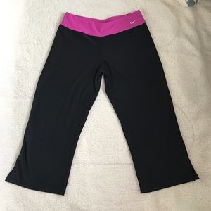 Nike Fit Dry Capri Black Leggings Sz. L