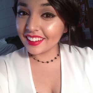 Meet your Posher, Alexandra