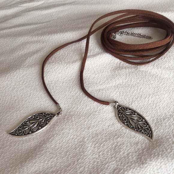 Jewelry - Just Arrived 🌟 Leaf Choker Necklace