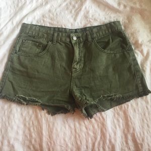 BDG Mid rise vintage fit denim shorts in Olive