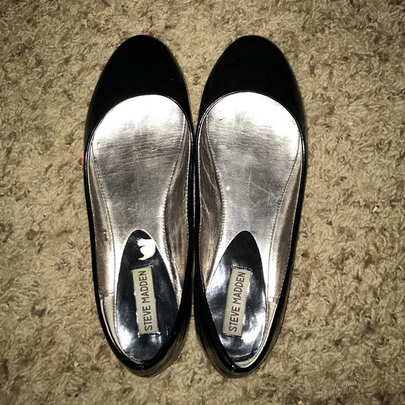 Steve Madden black flats