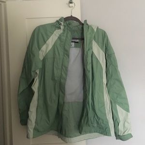 COLUMBIA RAIN JACKET.