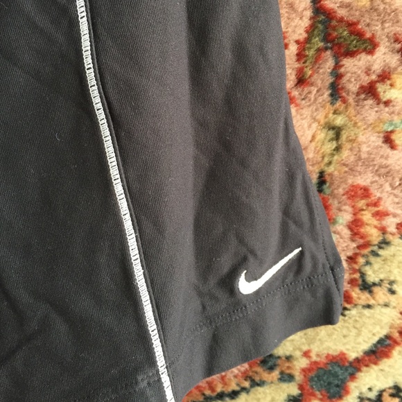 Nike Workout Shorts - Picture 3 of 4