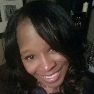 Meet your Posher, Monique