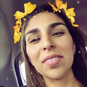 Meet your Posher, Melina