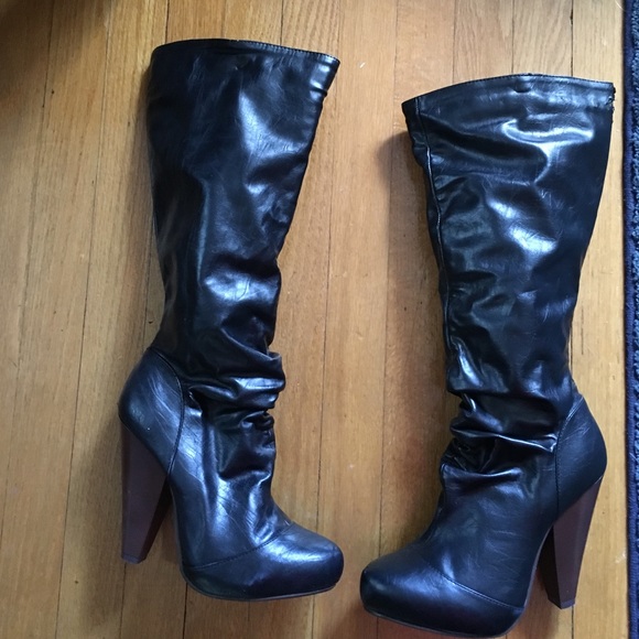 Bamboo Brenda round toe knee high boot - Picture 1 of 8