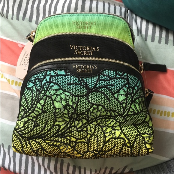 VICTORIAS SECRET Makeup Bags!