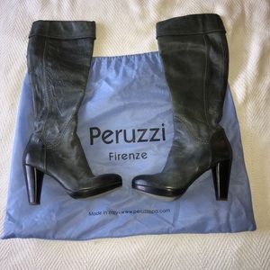 Brand new Alberto Fermani leather grey boots