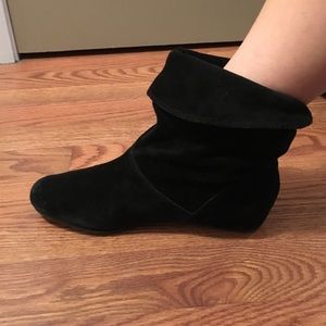 Gianni Bini flat booties