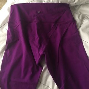 Lululemon size 12 yoga pants.