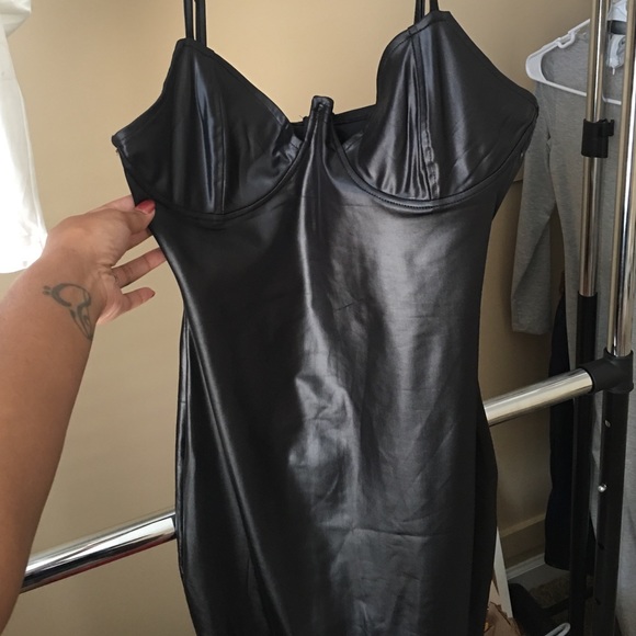 Dress - Picture 1 of 1