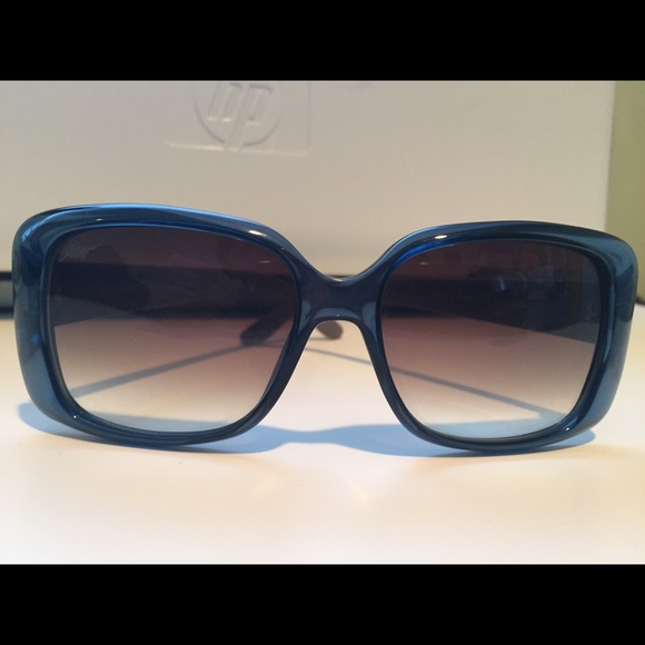 Gucci Sunglasses - Picture 2 of 6