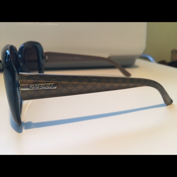 Gucci Sunglasses - Picture 4 of 6
