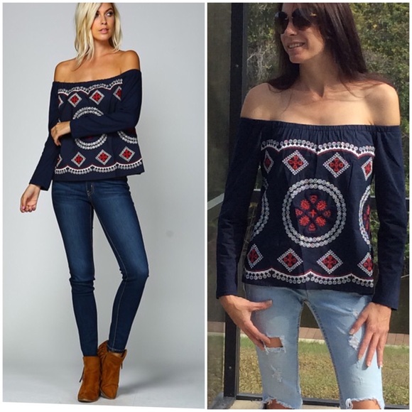 📣 Liquidation 📣 Large Navy Off The Shoulder Top - Picture 3 of 3