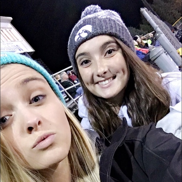 Meet your Posher, Gloria - Picture 1 of 1