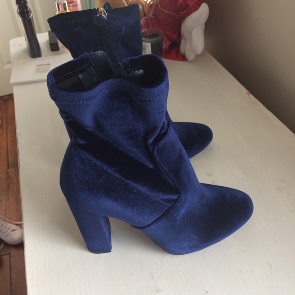 NEW Blue velvet Steve Madden Boots