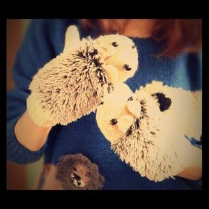 Reserve for @Hedgeheist- Hedgie Fuzzy Gloves- Tan