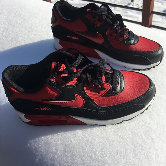 Nike air max 90 red black leather tennis shoe - Picture 2 of 4
