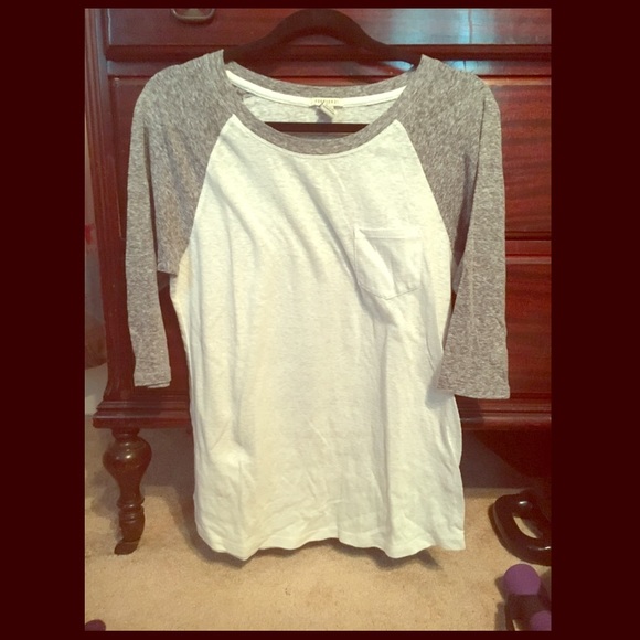 HOLD Forever 21 Grey and White Shirt - Picture 5 of 8